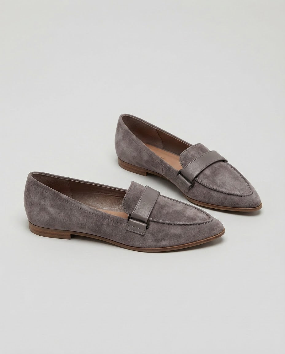 Mocasines de punta con elegante franja en el empeine