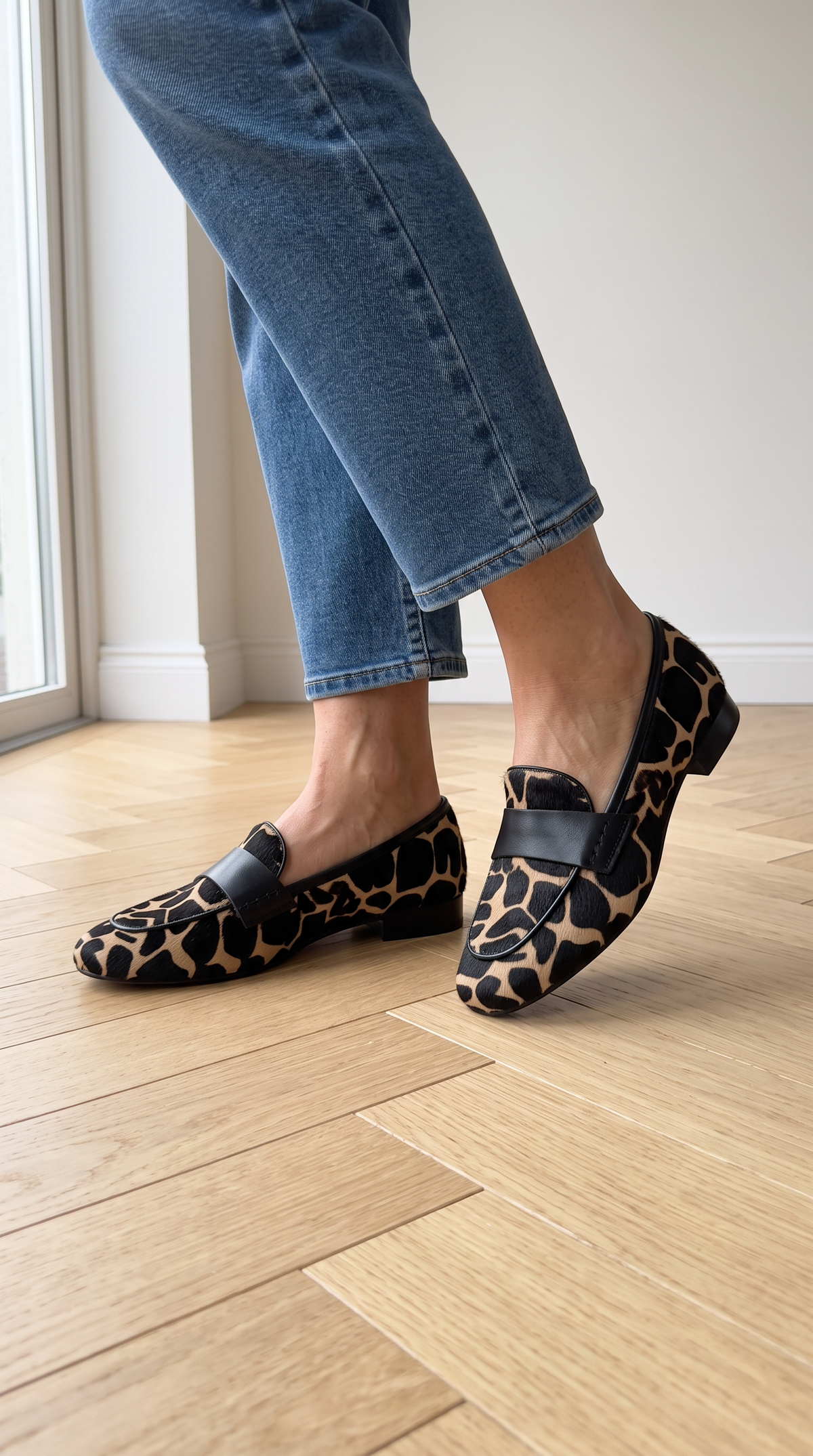 Mocasín Giulia para mujer — elegante estampado de jirafa y damasco
