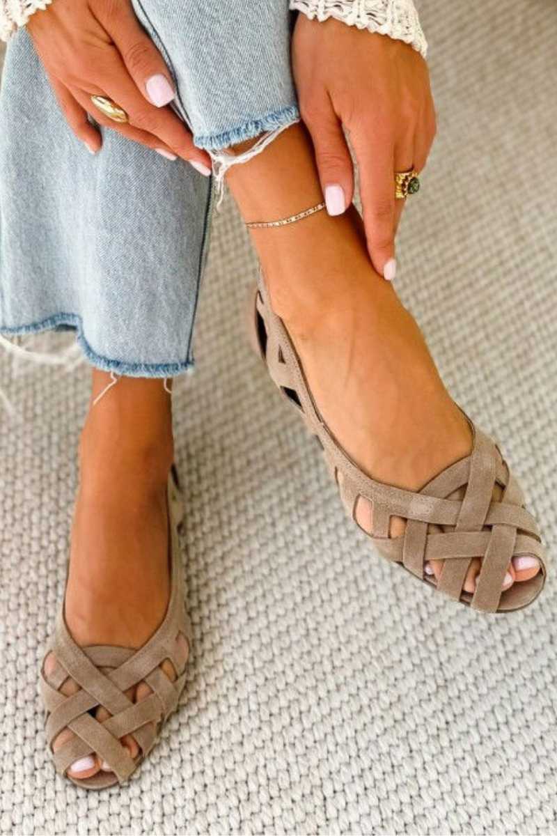 Azzurra | Sandalias trenzadas vibrantes de diseño elegante