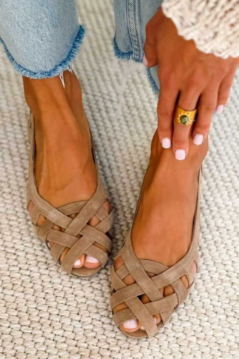 Azzurra | Sandalias trenzadas vibrantes de diseño elegante