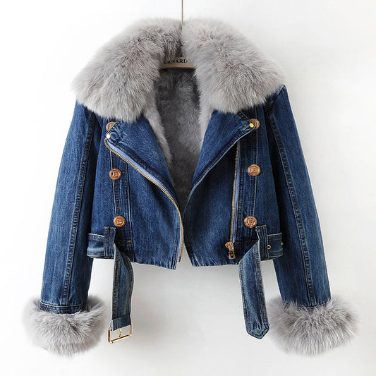 Chaqueta vaquera slim forrada de pelo: estilo moderno y calor confortable