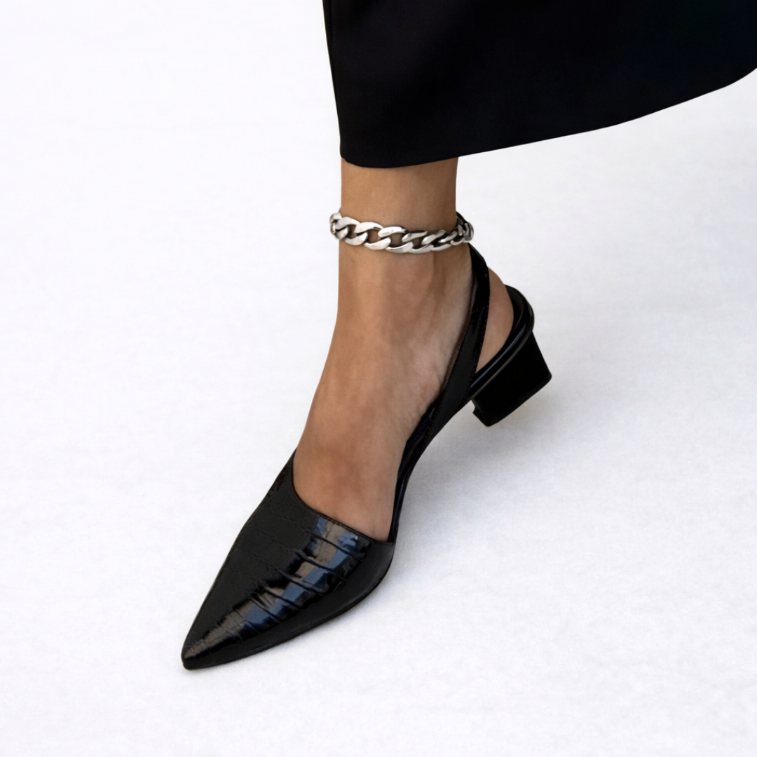 Fiorella | Escote Elegante y Refinado