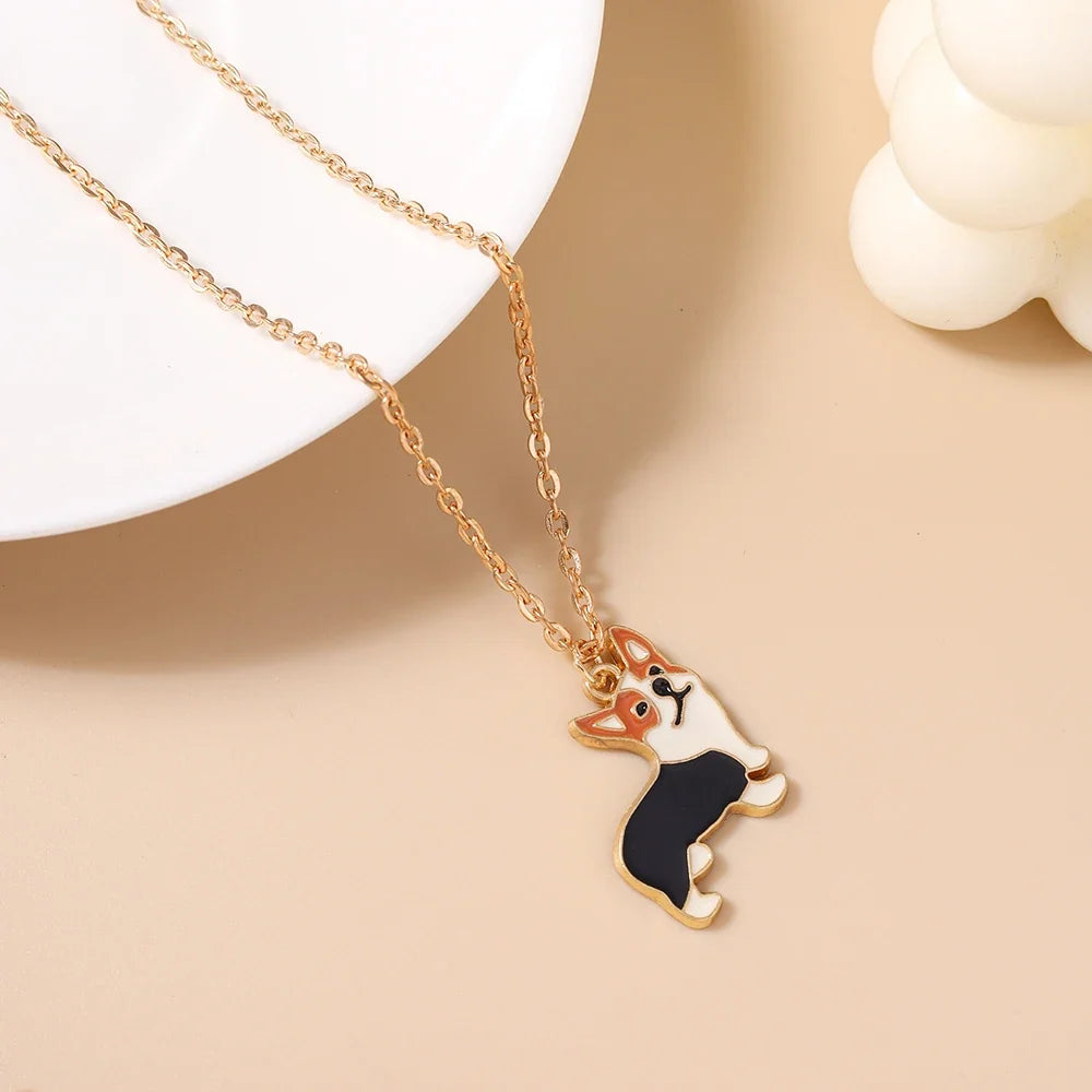 Collar con colgante en forma de perro