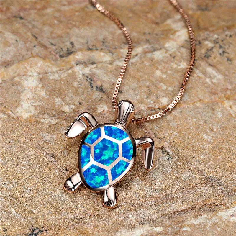 Collar con colgante en forma de tortuga de ópalo verde