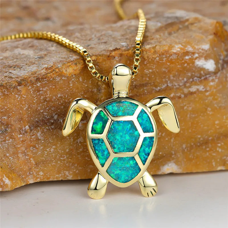Collar con colgante en forma de tortuga de ópalo verde