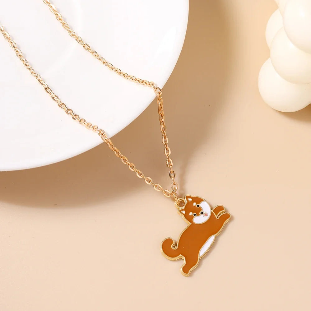 Collar con colgante en forma de perro