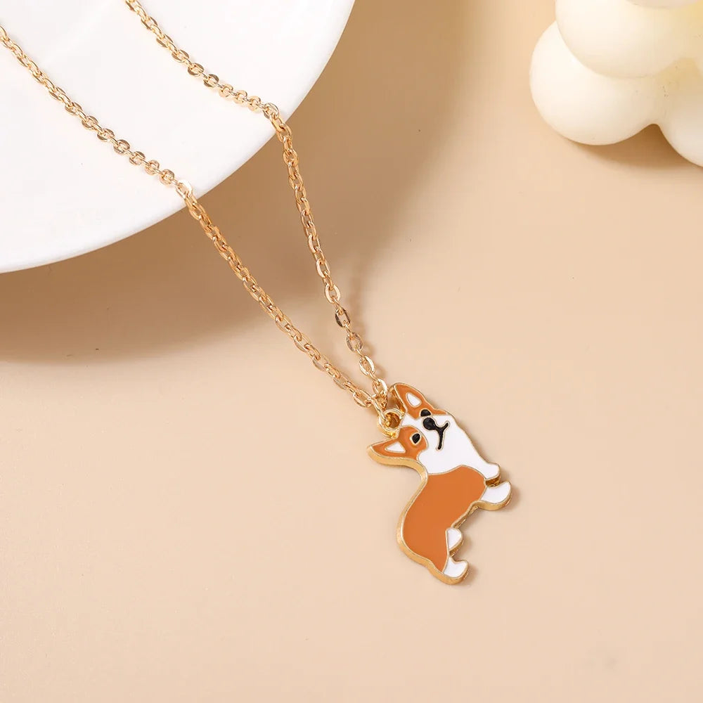 Collar con colgante en forma de perro