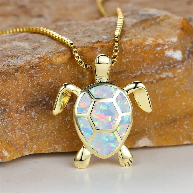 Collar con colgante en forma de tortuga de ópalo verde