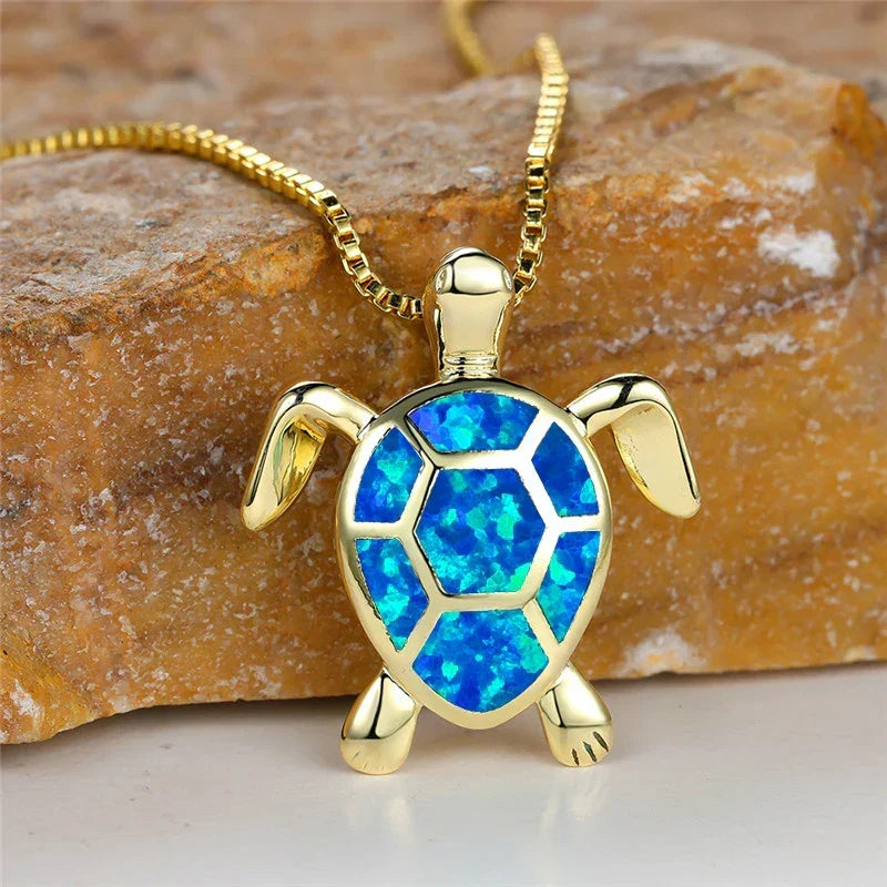 Collar con colgante en forma de tortuga de ópalo verde