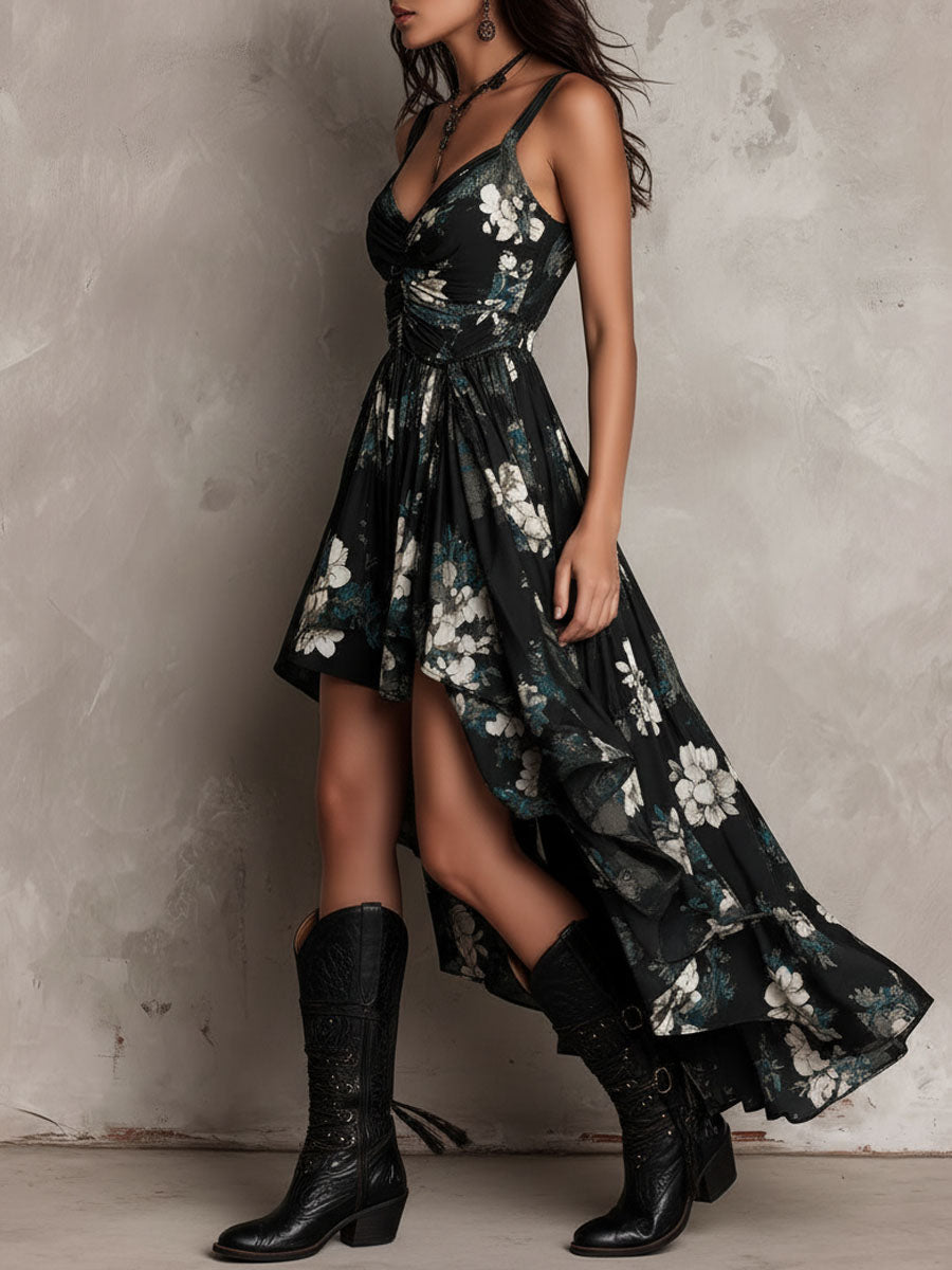 Vestido largo negro boho con estampado floral, sin tirantes y dobladillo asimétrico