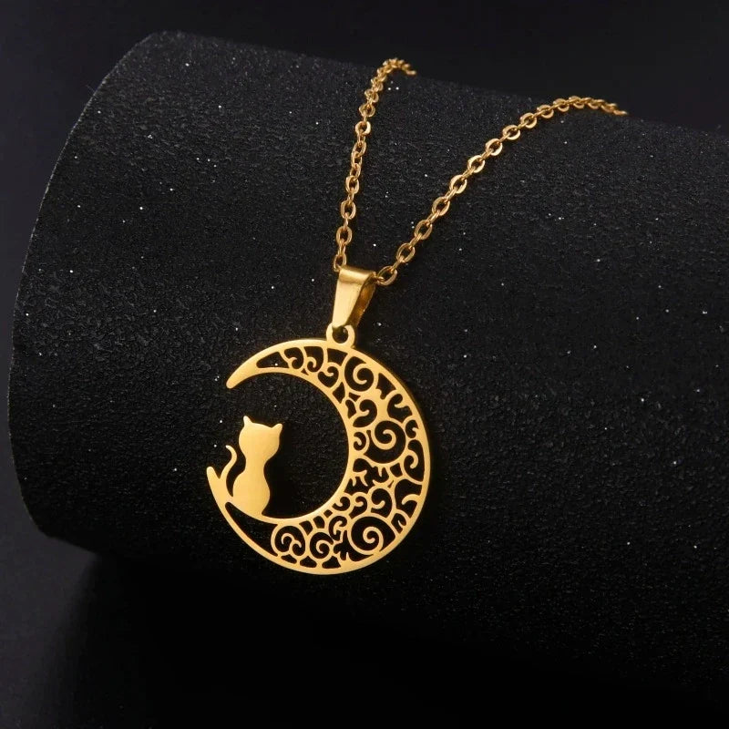 Gato y Luna | Elegante collar con colgante felino