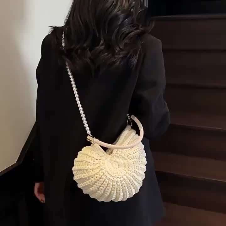 Tamara | Elegante bolso tote trenzado con correa de cadena – Blanco crema