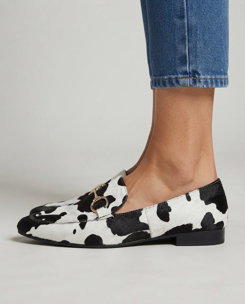 Mocasines de pelo con estampado de leopardo en blanco y negro