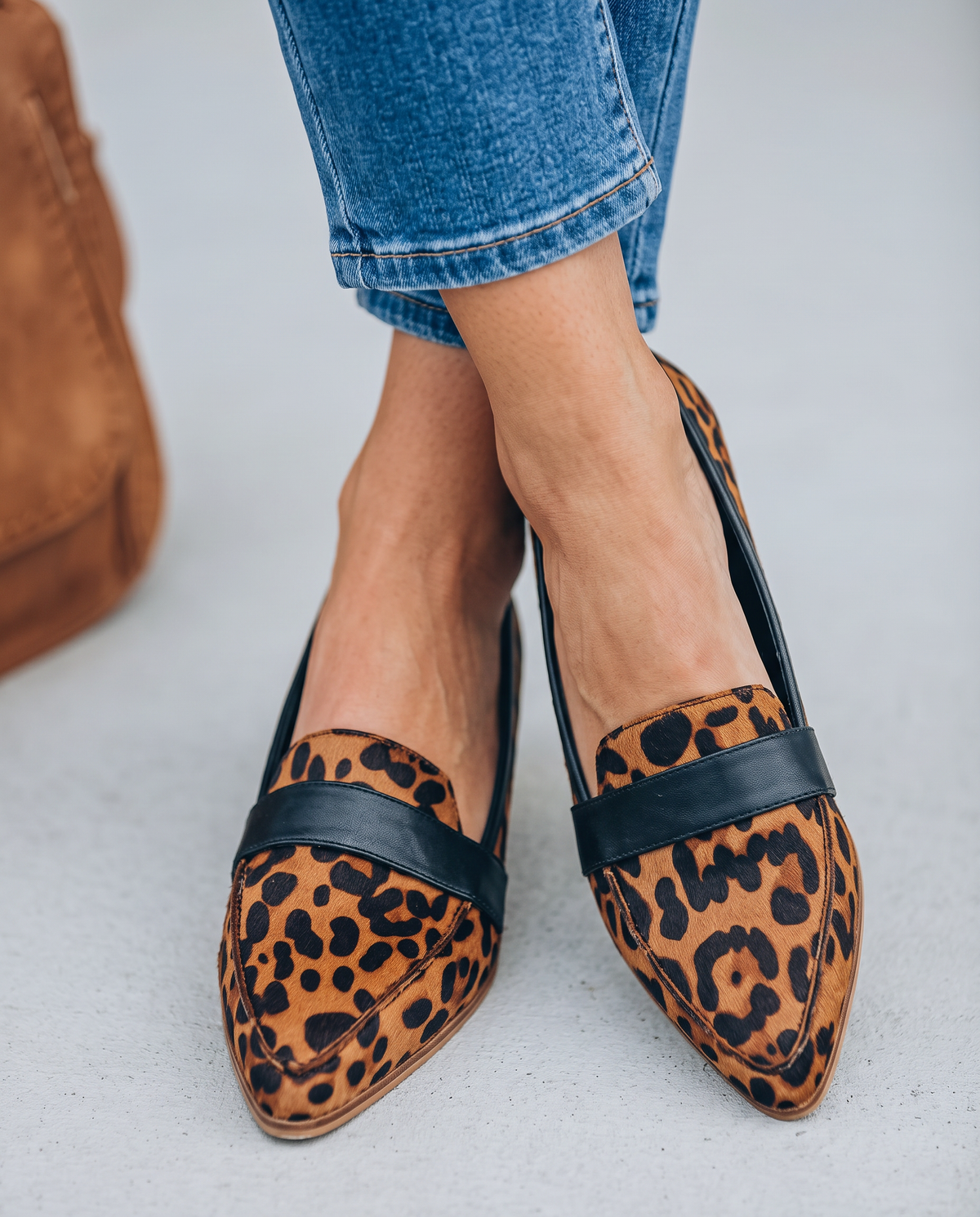 Mocasines de punta con elegante franja en el empeine