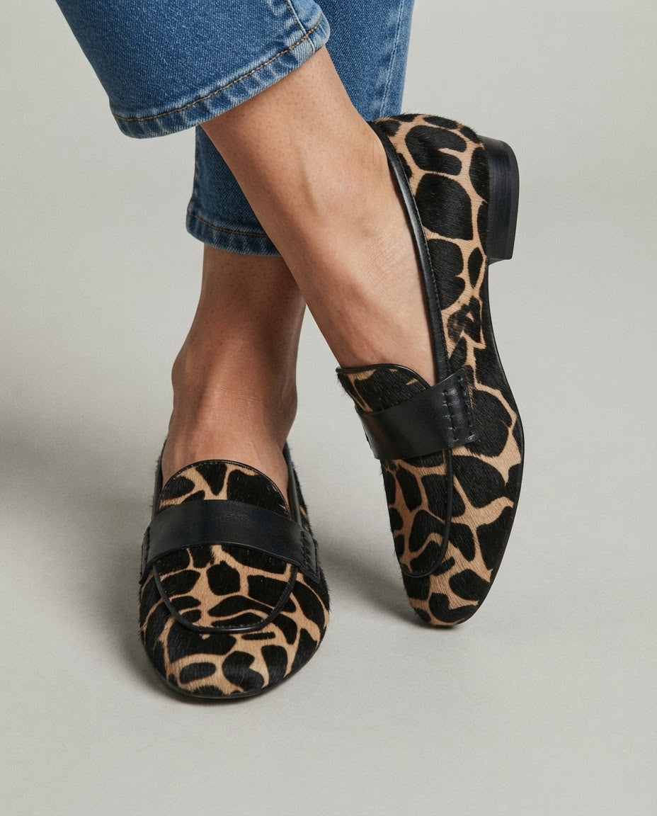 Mocasín Giulia para mujer — elegante estampado de jirafa y damasco