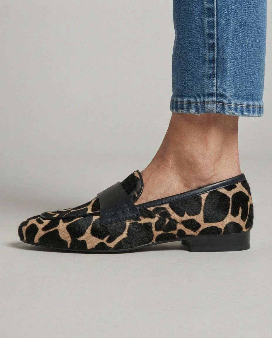 Mocasín Giulia para mujer — elegante estampado de jirafa y damasco